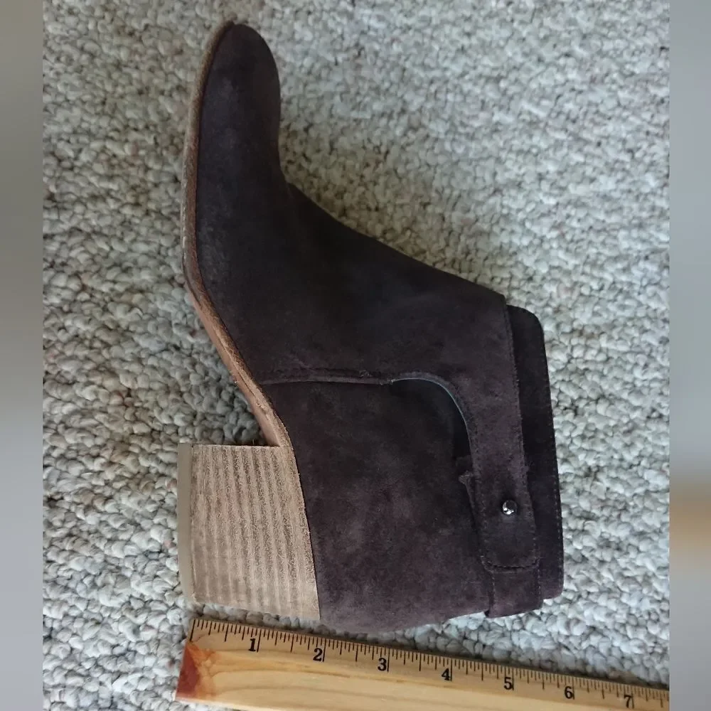 Vince Harriet brown suede ankle bootie size 5.5M